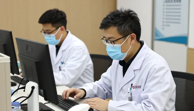 实验室环境中的医疗技术服务应用趋势分析
